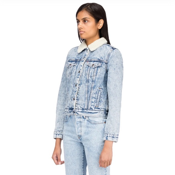 Levi’s Sherpa Trucker - Picture 1 of 6